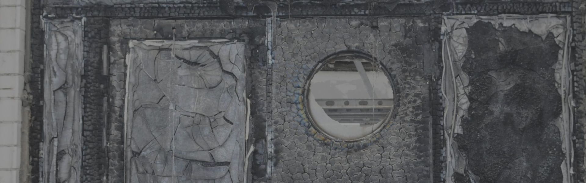 Brandschutztür mir angebrannter Oberfläche